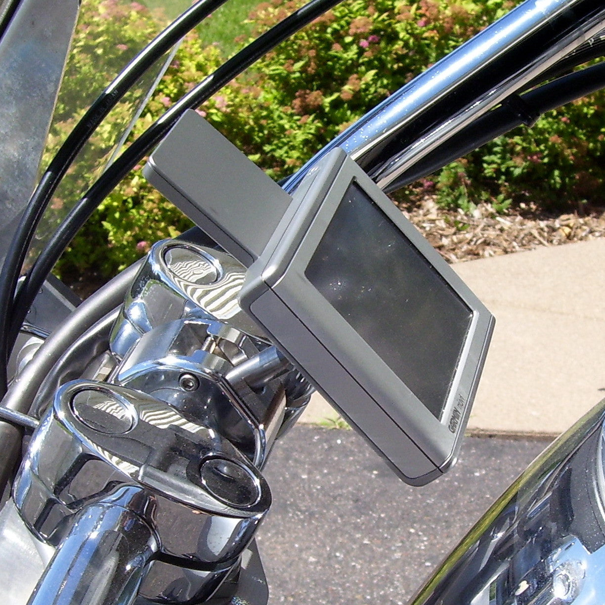 Harley davidson hot sale gps handlebar mount